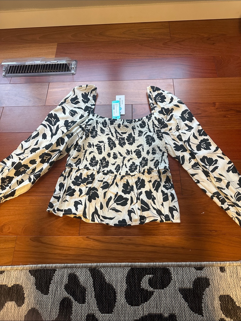 Smocked Square-Neck Floral Peasant Top - White & Black